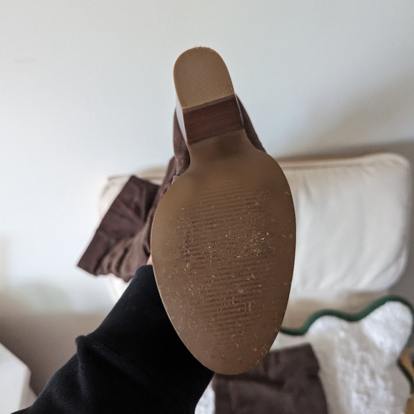 Size 6.5 over the knee boots - Picture 3 of 4